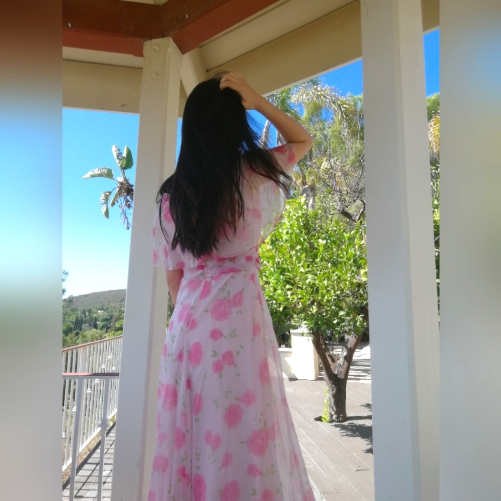 Floral flutter sleeve maxi dress with pink rose print